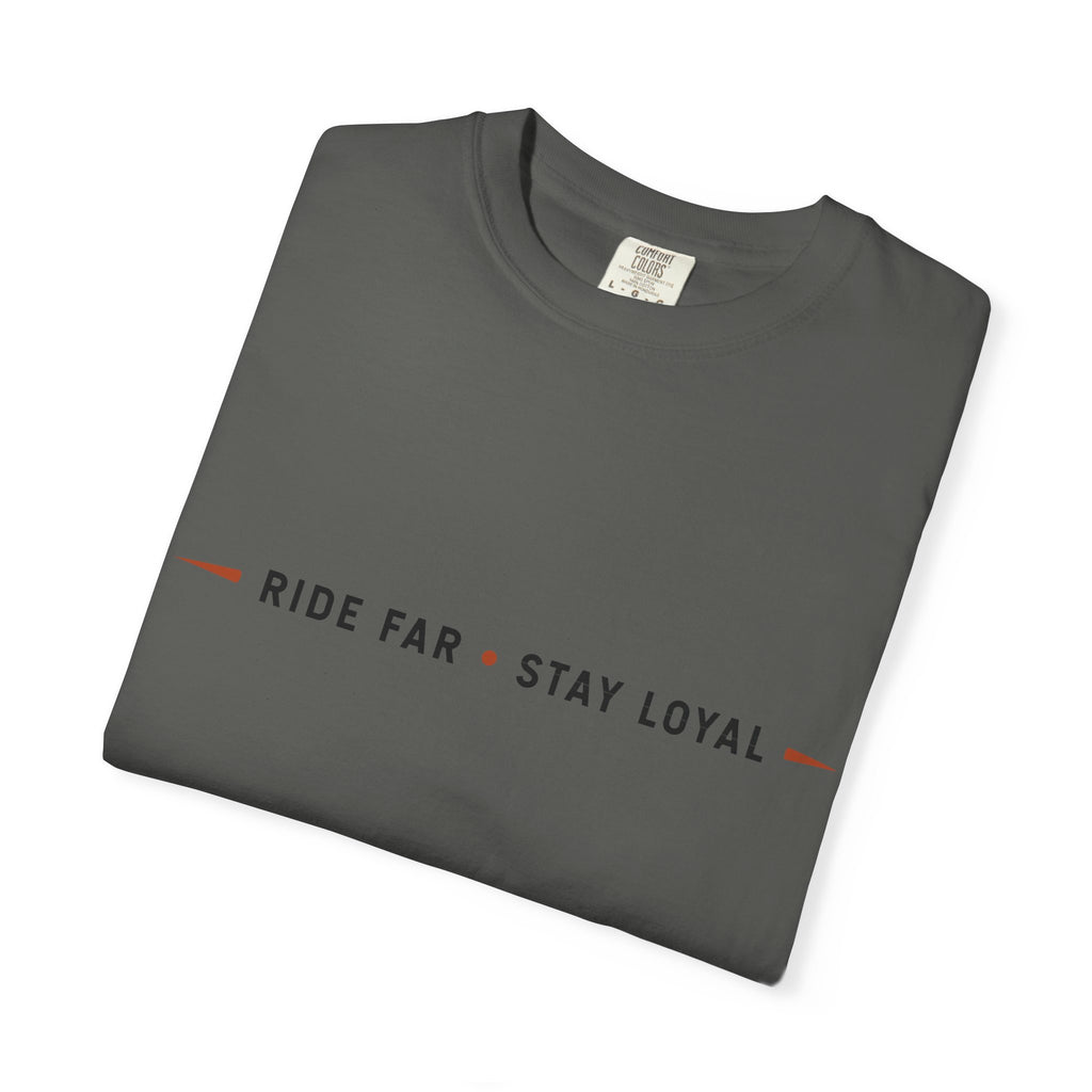 Rouler loin • Rester fidèle T-shirt devise