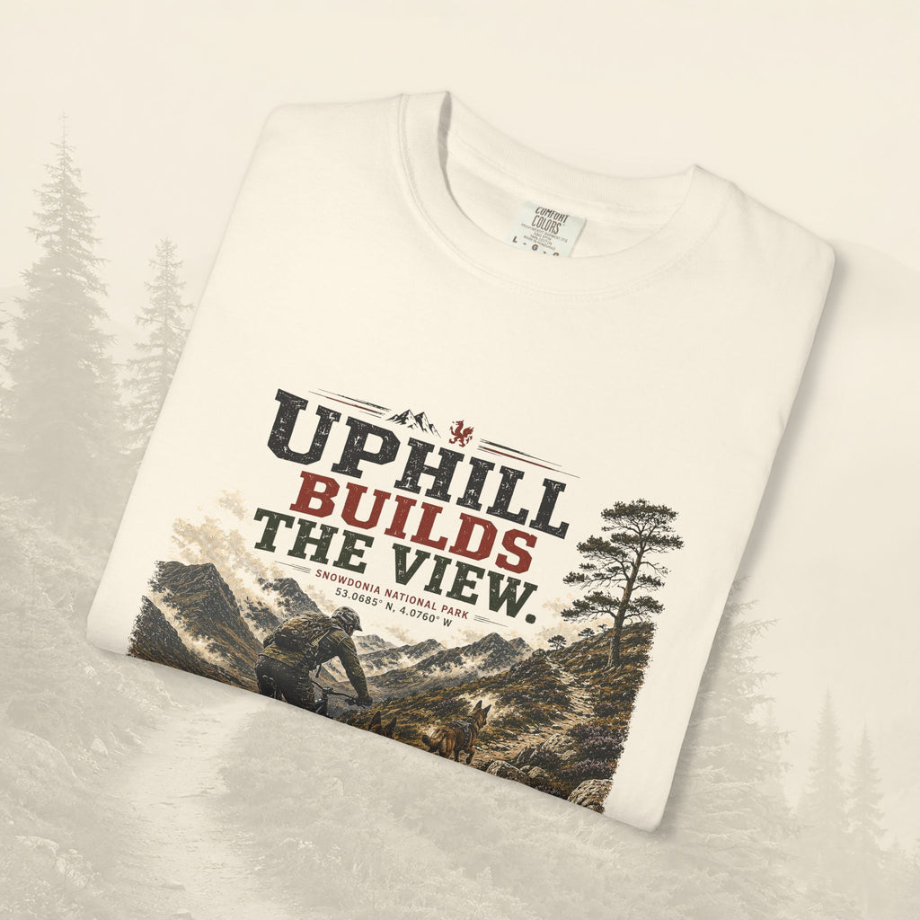Le t-shirt « À force de monter, on découvre la vue »