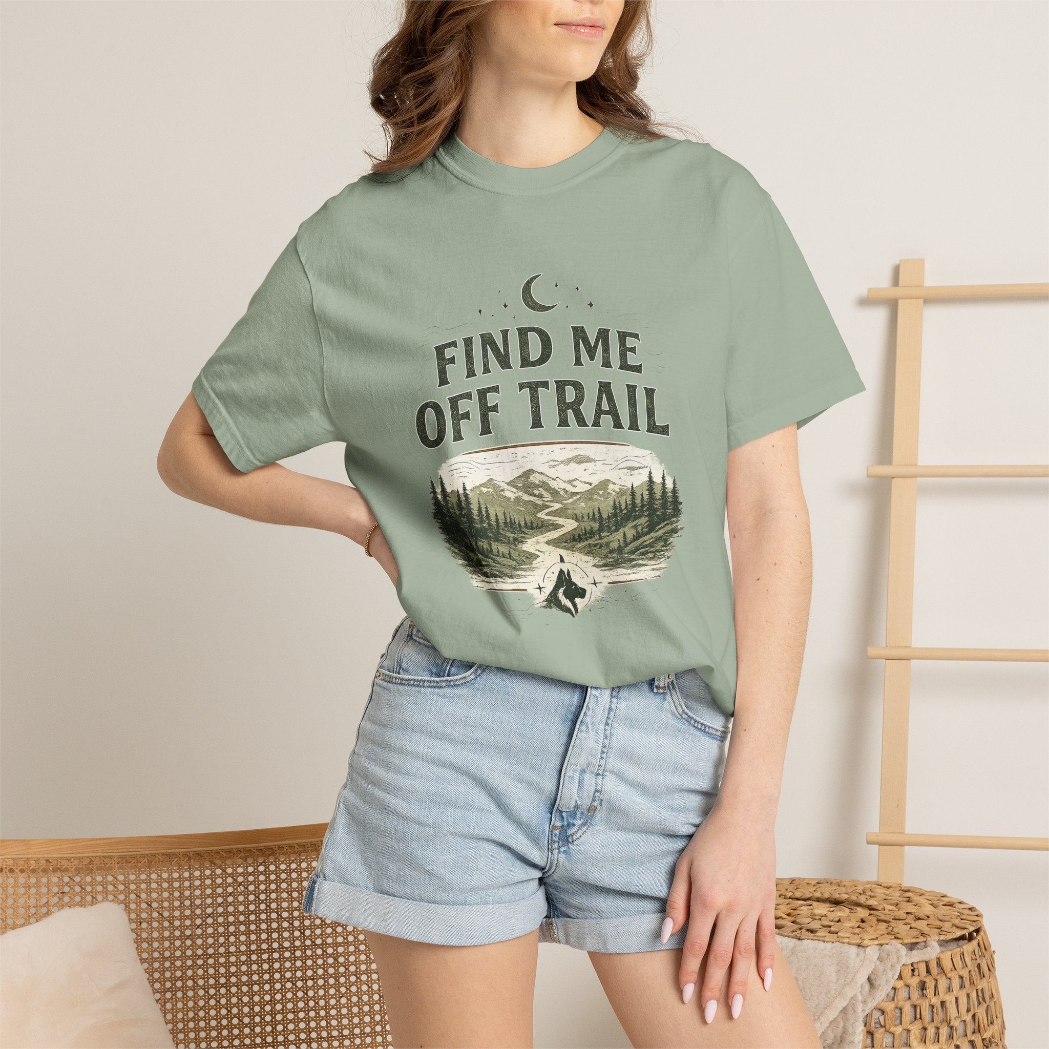 T-shirt « Find Me Off Trail » — T-shirt graphique camping et randonnée