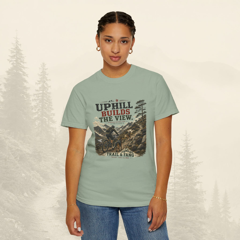 Le t-shirt « À force de monter, on découvre la vue »