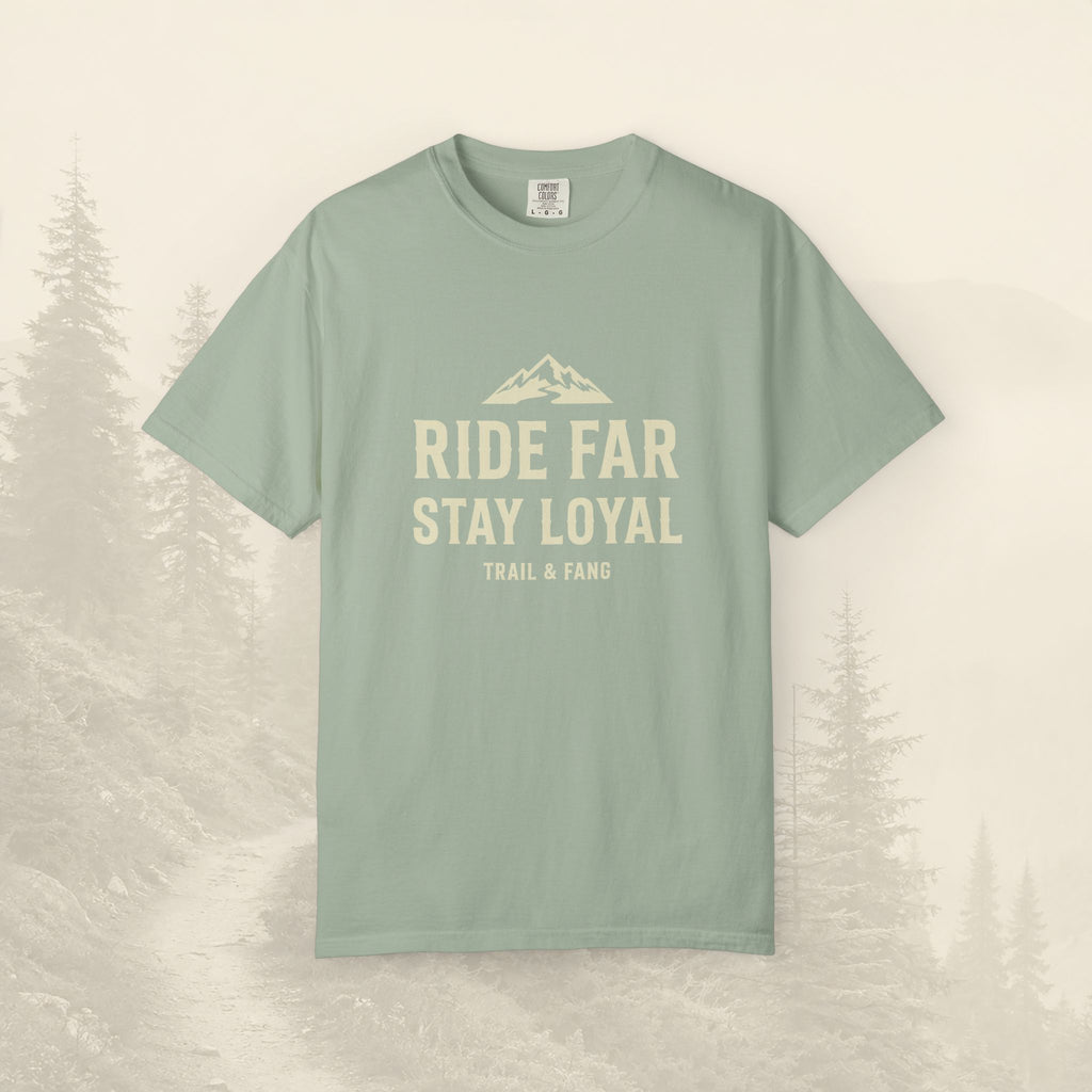 T-shirt « Ride Far Stay Loyal » — T-shirt graphique Montagne Aventure