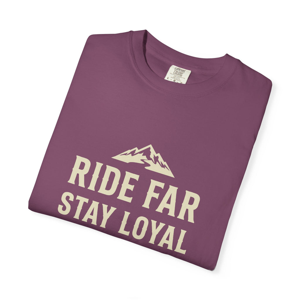 T-shirt « Ride Far Stay Loyal » — T-shirt graphique Montagne Aventure