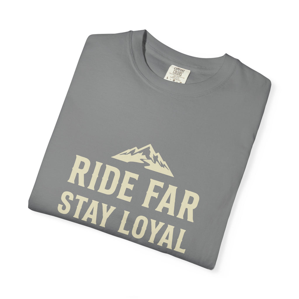 T-shirt « Ride Far Stay Loyal » — T-shirt graphique Montagne Aventure