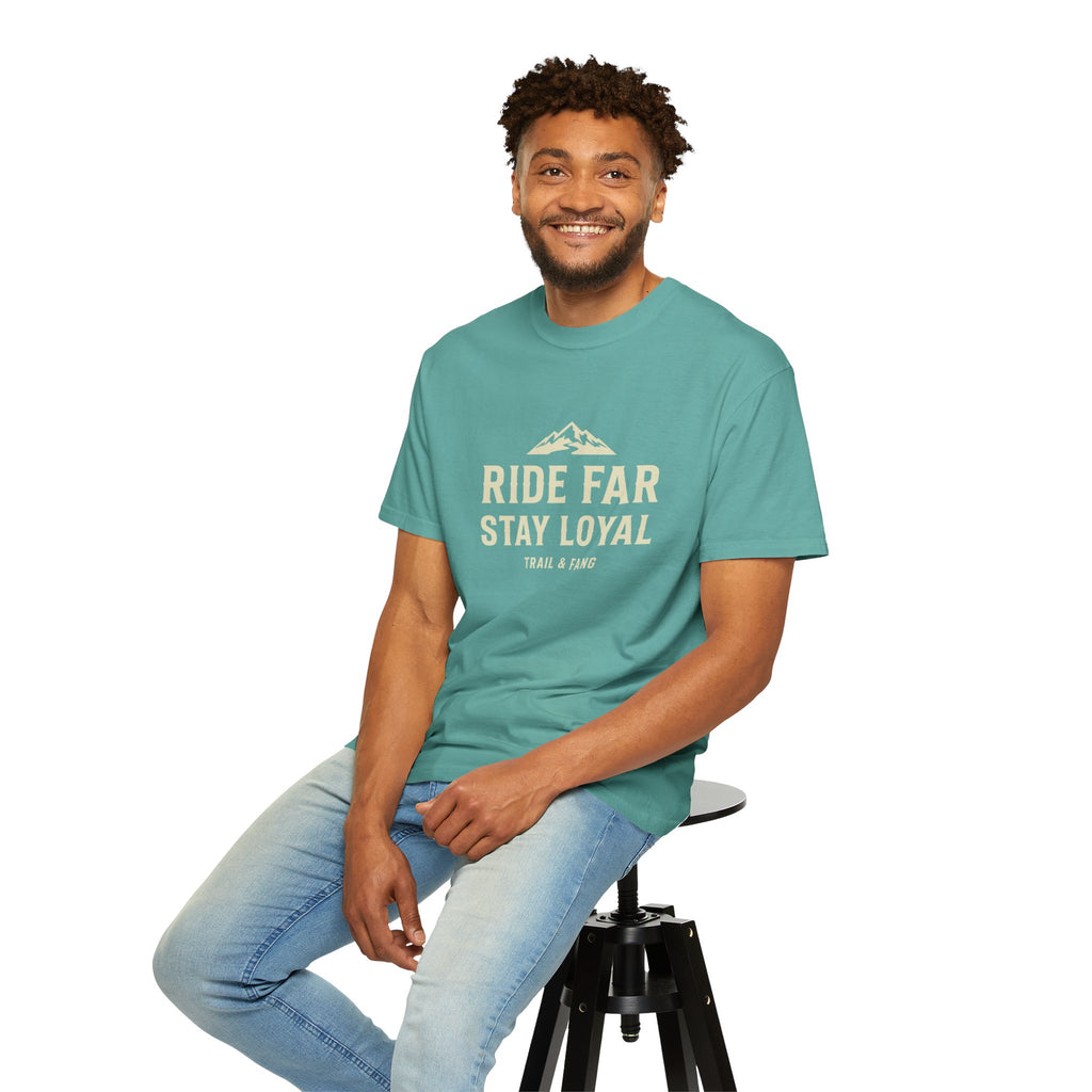 T-shirt « Ride Far Stay Loyal » — T-shirt graphique Montagne Aventure
