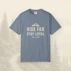 T-shirt « Ride Far Stay Loyal » — T-shirt graphique Montagne Aventure