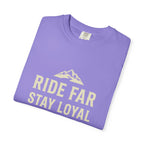 T-shirt « Ride Far Stay Loyal » — T-shirt graphique Montagne Aventure