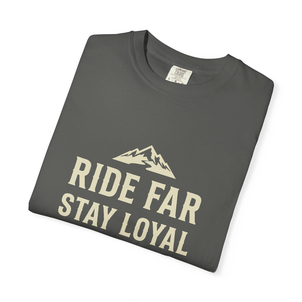 T-shirt « Ride Far Stay Loyal » — T-shirt graphique Montagne Aventure