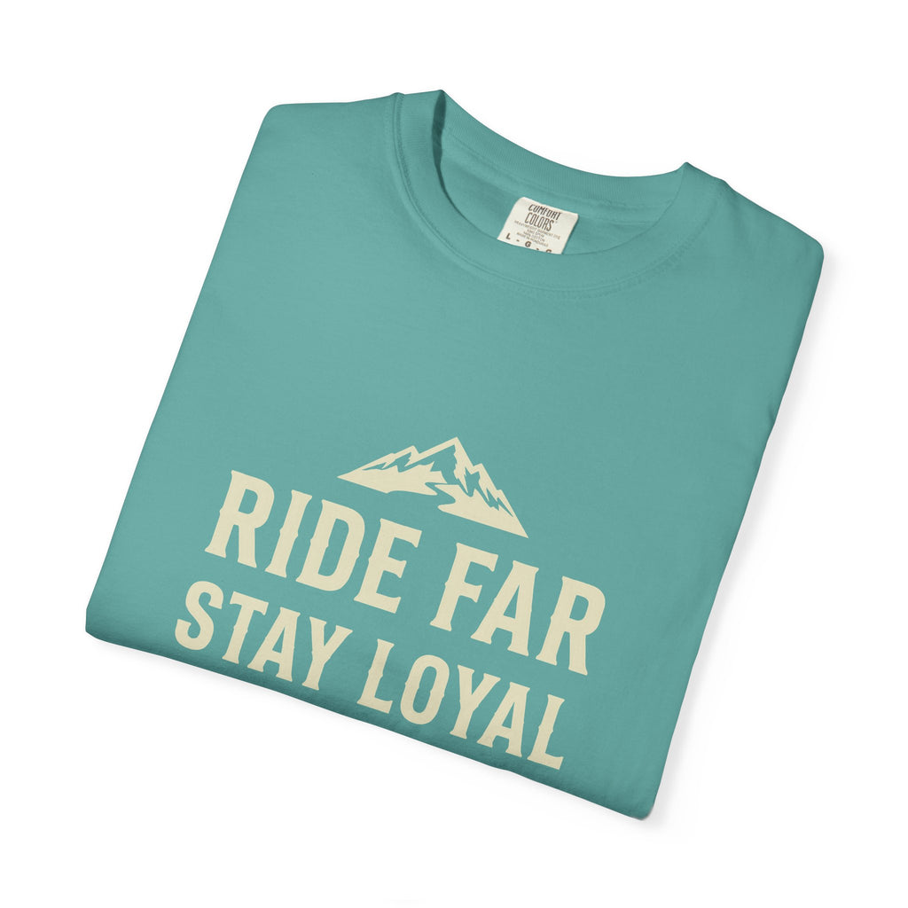 T-shirt « Ride Far Stay Loyal » — T-shirt graphique Montagne Aventure