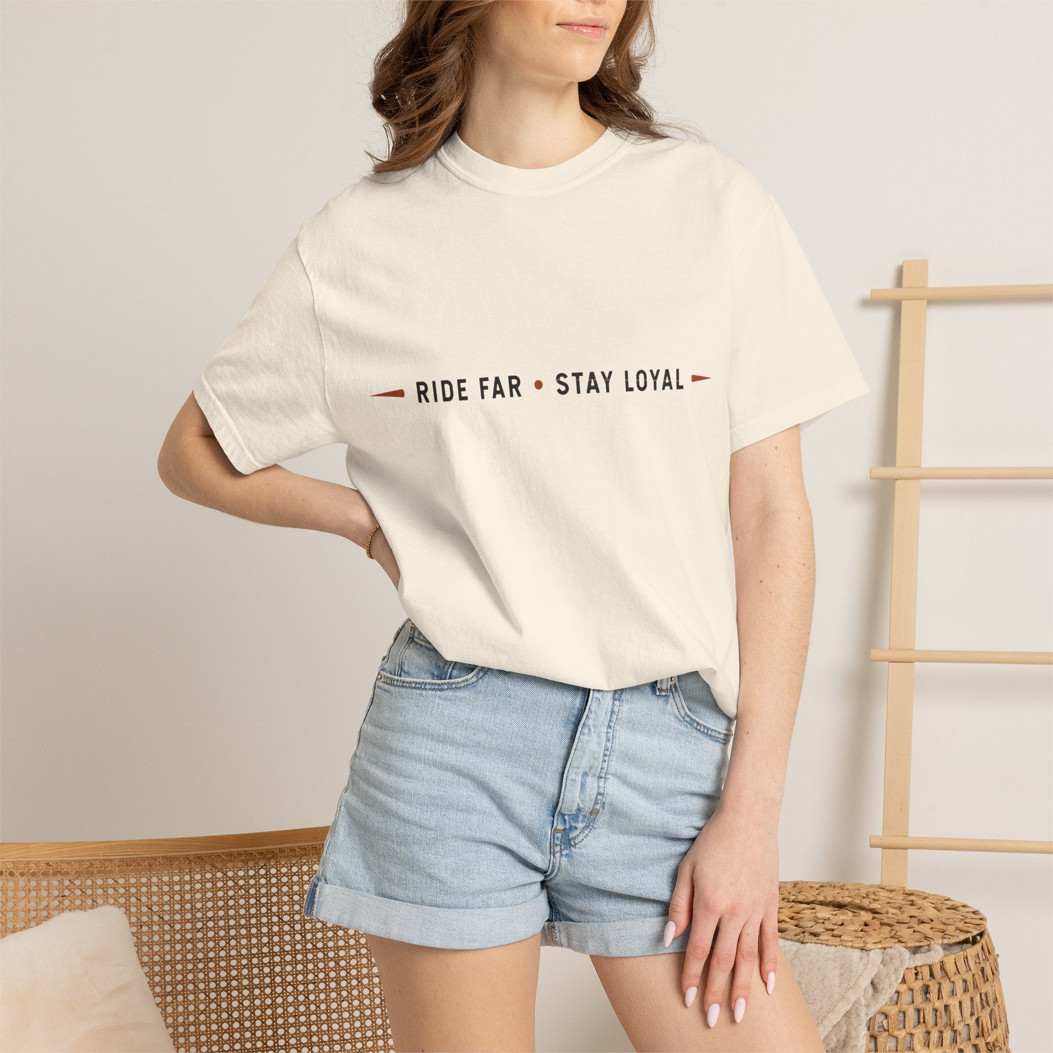 Rouler loin • Rester fidèle T-shirt devise