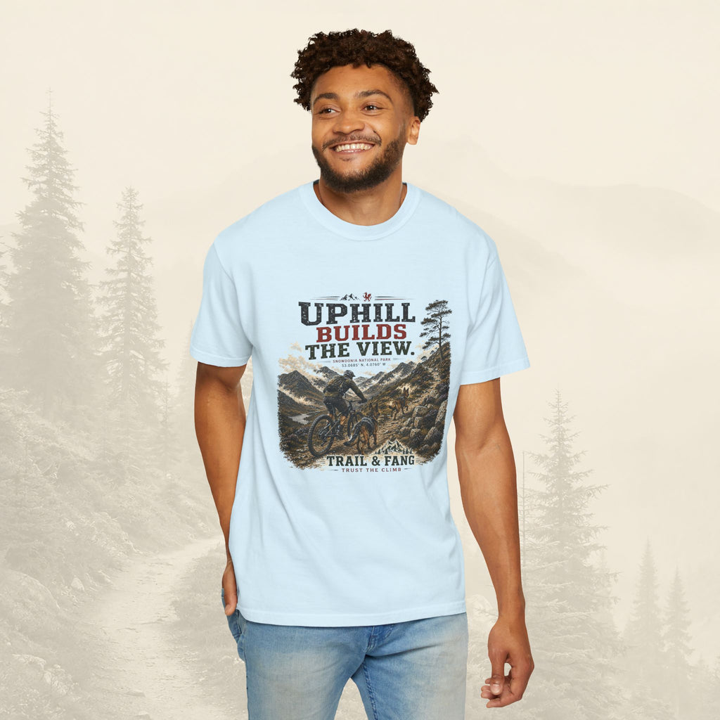 Le t-shirt « À force de monter, on découvre la vue »