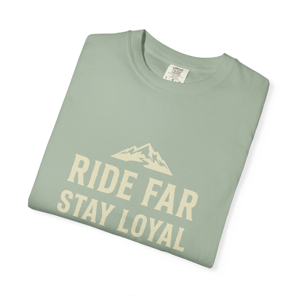 T-shirt « Ride Far Stay Loyal » — T-shirt graphique Montagne Aventure