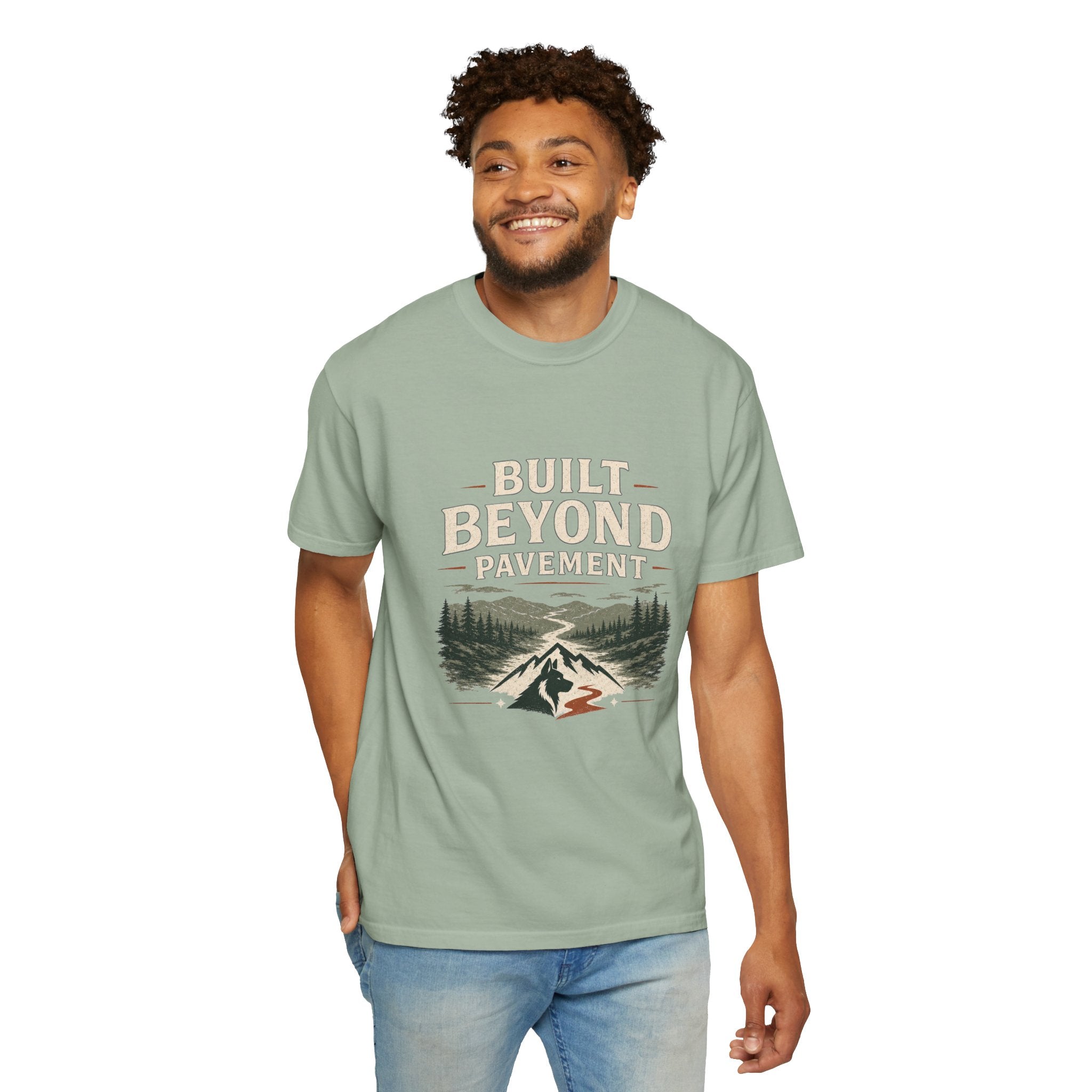 T-shirt Conçu au-delà des sentiers battus